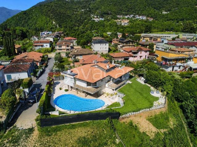 Villa Indipendente in affitto a Comunità montana della Valle Sabbia, Roè Volciano