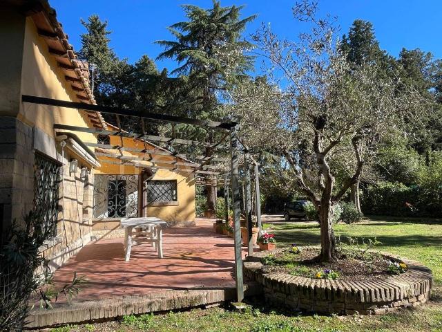 Villa Indipendente in affitto a Ardeatino, Roma Capitale