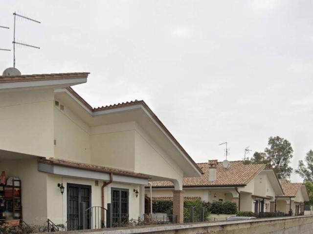 Villa Indipendente in affitto a Castel Fusano, Roma