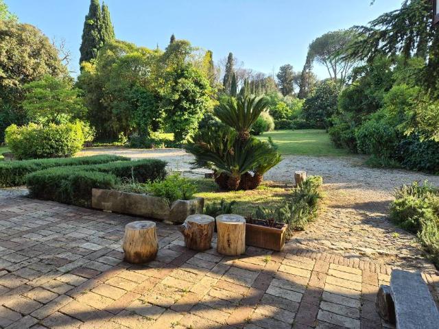 Villa Indipendente in affitto a Ardeatino, Roma Capitale