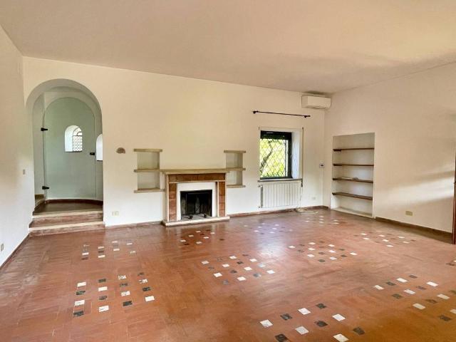 Villa Indipendente in affitto a Ardeatino, Roma Capitale