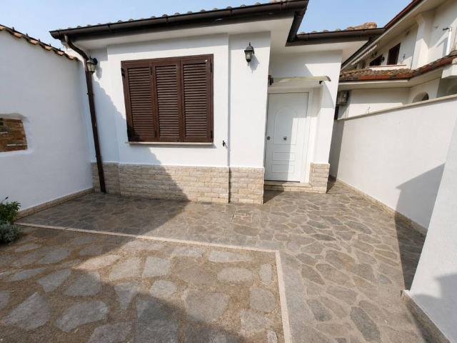 Villa Indipendente in affitto a San Giorgio di Acilia, Roma Capitale
