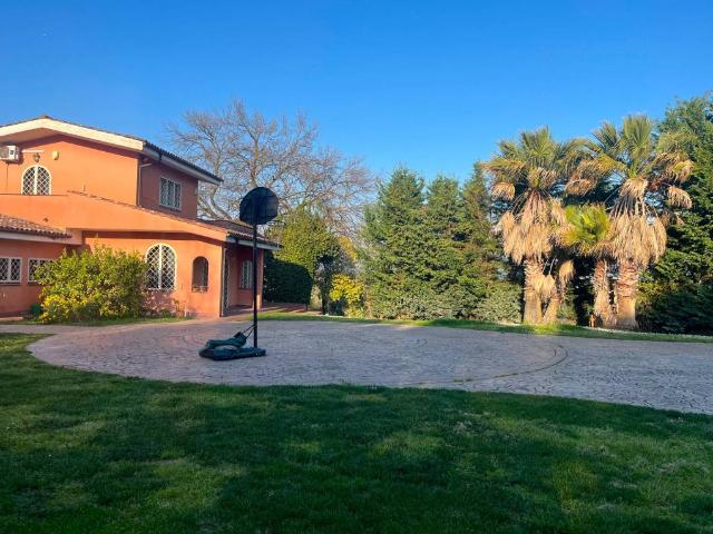 Villa Indipendente in affitto a Municipio Roma XV, Roma Capitale