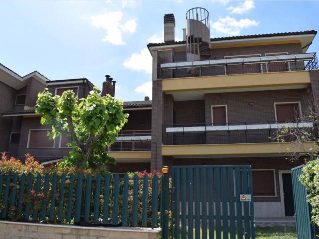 Villa Indipendente in affitto a Don Bosco, Roma Capitale