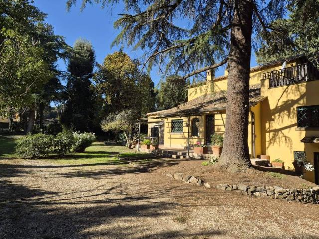 Villa Indipendente in affitto a Municipio Roma VIII, Roma Capitale