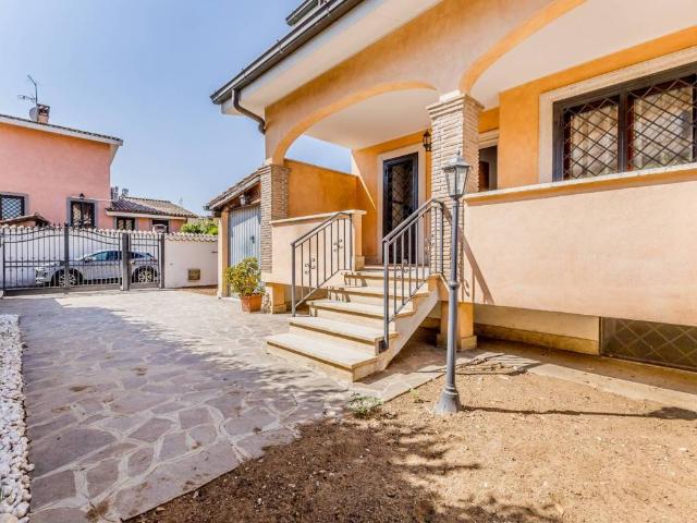Villa Indipendente in affitto a Castel Fusano, Roma