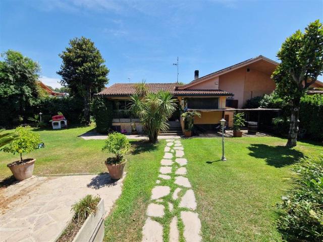 Villa Indipendente in affitto a Municipio Roma VIII, Roma Capitale