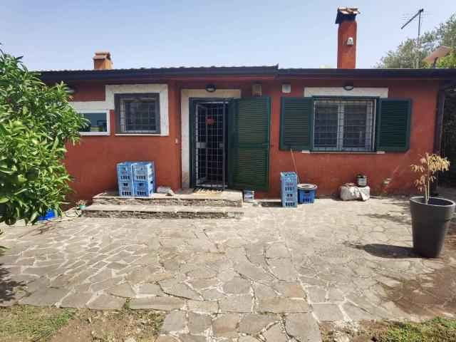 Villa Indipendente in affitto a Municipio Roma IX, Roma Capitale