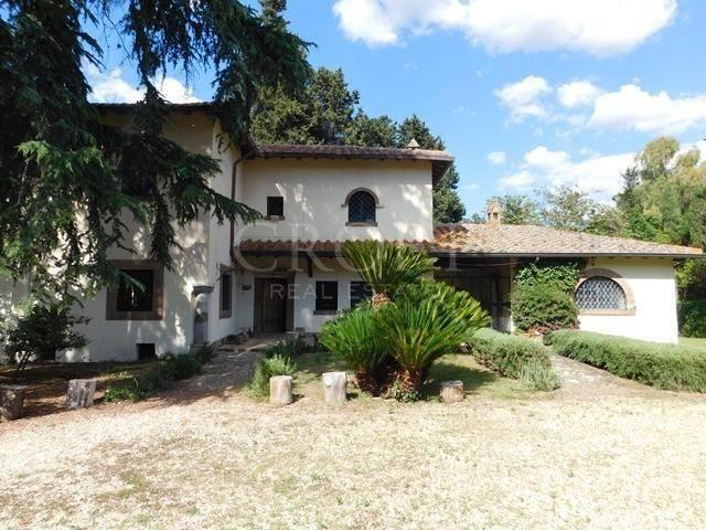Villa Indipendente in affitto a Ardeatino, Roma Capitale