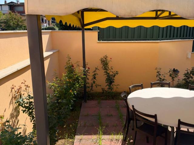 Villa Indipendente in affitto a Case Rosse, Roma