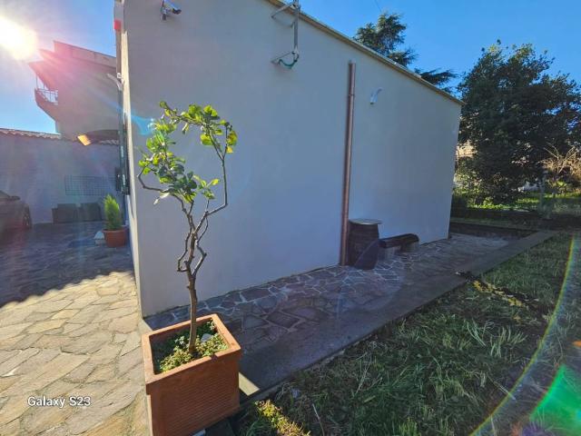 Villa Indipendente in affitto a Villaggio Breda, Roma Capitale