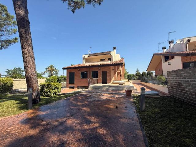 Villa Indipendente in affitto a Municipio Roma XI, Roma Capitale