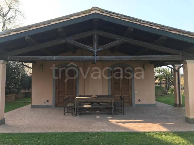 Villa Indipendente in affitto a Municipio Roma IX, Roma Capitale