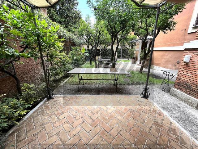 Villa Indipendente in affitto a Ripa, Roma