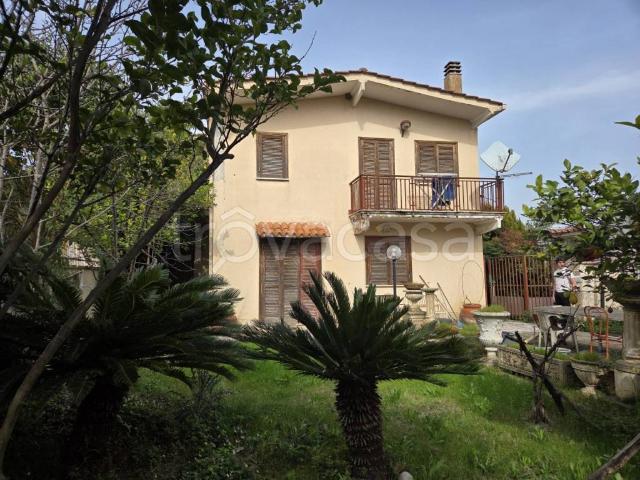 Villa Indipendente in affitto a Municipio Roma III, Roma Capitale