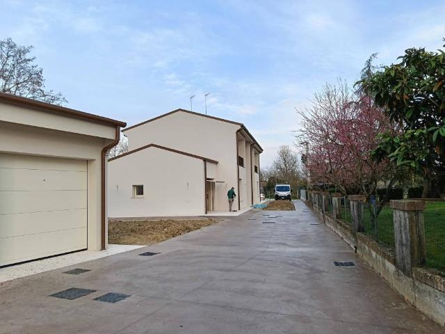 Villa Indipendente in affitto a Roncade, Veneto