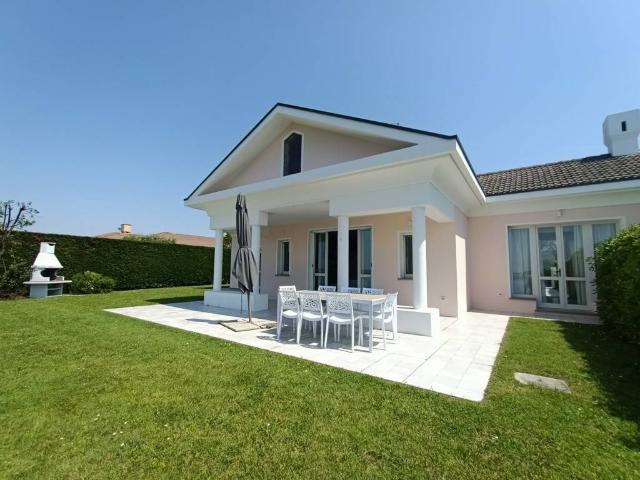 Villa Indipendente in affitto a Rosolina, Veneto