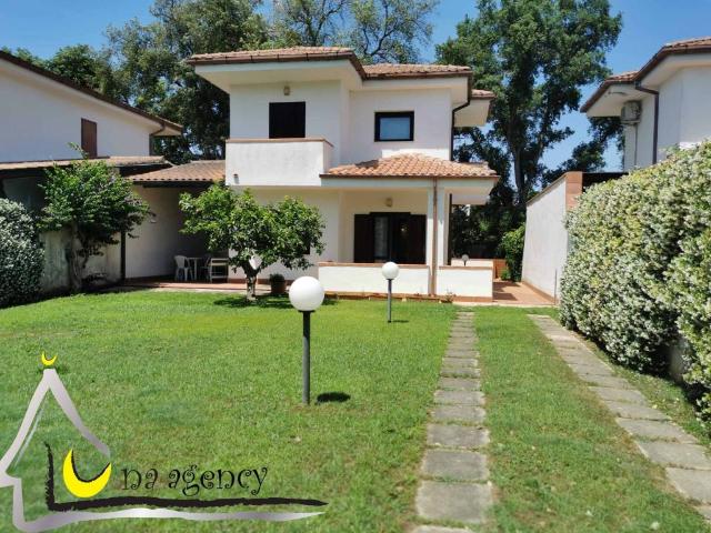 Villa Indipendente in affitto a Zeffiro, Sabaudia