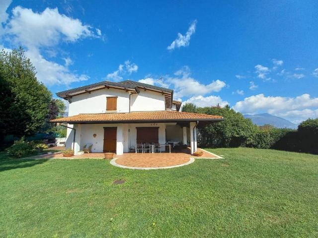 Villa Indipendente in affitto a San Felice Del Benaco, Lombardia
