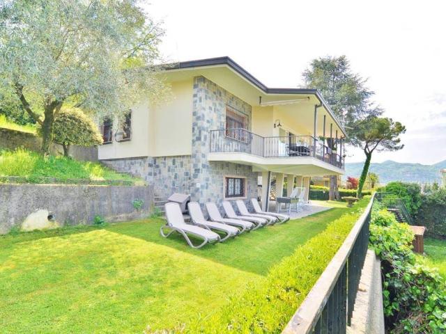 Villa Indipendente in affitto a San Felice Del Benaco, Lombardia