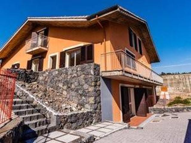 Villa Indipendente in affitto a San Giovanni La Punta, Sicilia