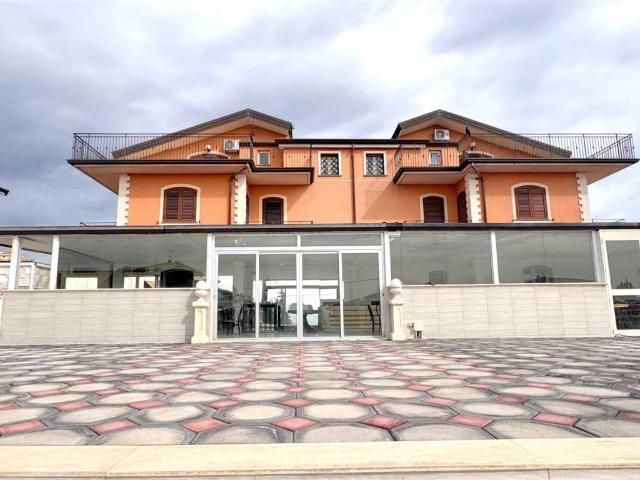 Villa Indipendente in affitto a Santa Maria Di Licodia, Sicilia