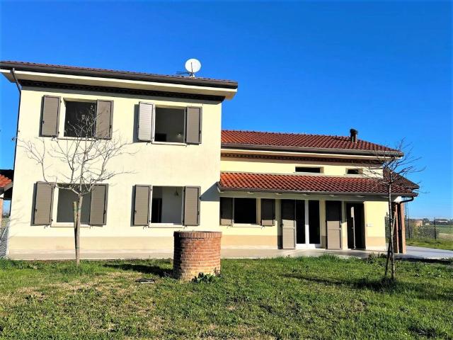 Villa Indipendente in affitto a Unione di comuni Valmarecchia, Santarcangelo Di