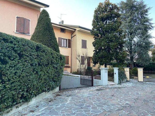Villa Indipendente in affitto a Unione dei comuni del Distretto Ceramico, Sassuolo