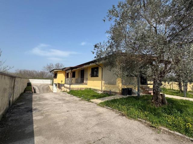 Villa Indipendente in vendita a Saviano, Campania