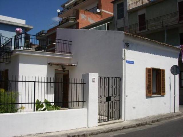 Villa Indipendente in affitto a Monticello, Calabria