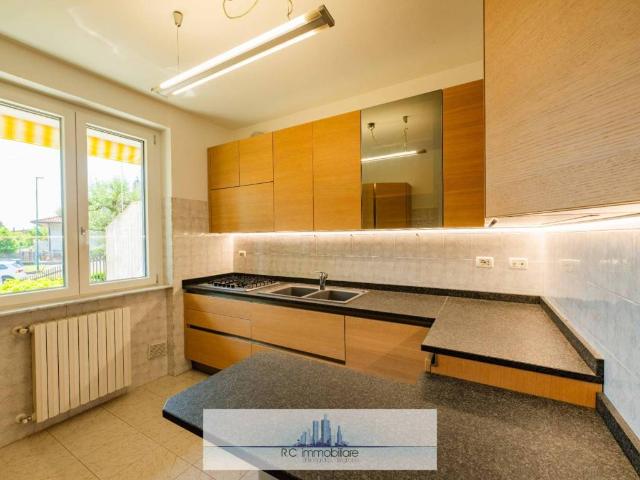 Villa Indipendente in affitto a Scanzorosciate, Lombardia