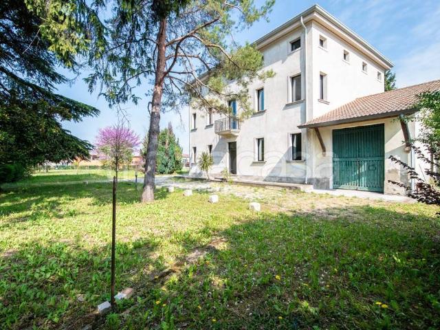 Villa Indipendente in affitto a Comunità della Vallagarina, Ronzo Chienis