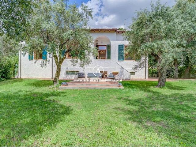 Villa Indipendente in affitto a Azzano, Seravezza
