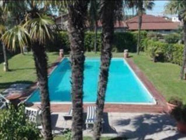 Villa Indipendente in affitto a Seravezza, Toscana