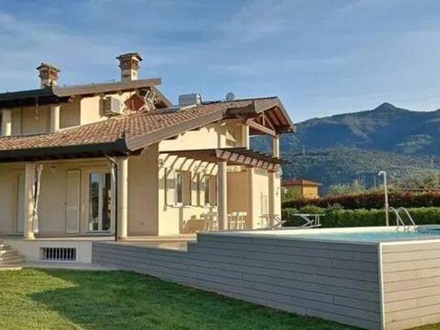 Villa Indipendente in affitto a Frasso, Seravezza