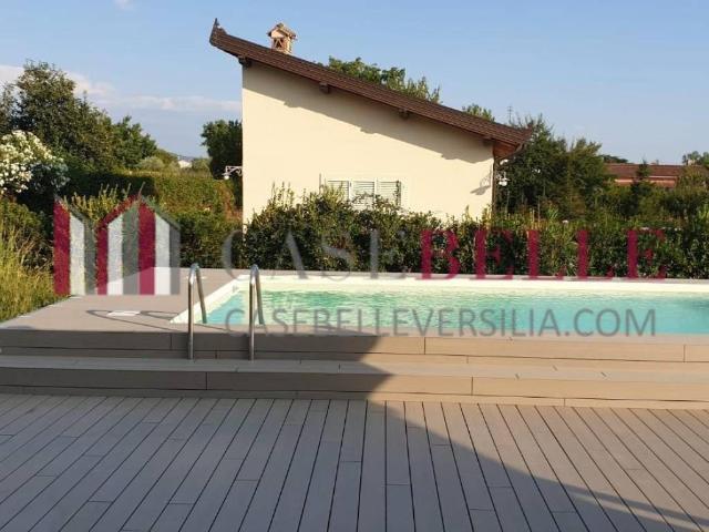 Villa Indipendente in affitto a Querceta, Seravezza
