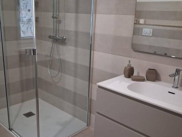Villa Indipendente in affitto a Serravalle Langhe, Cuneo