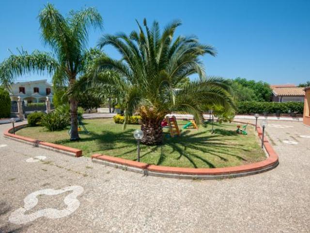 Villa Indipendente in affitto a Arenella, Siracusa