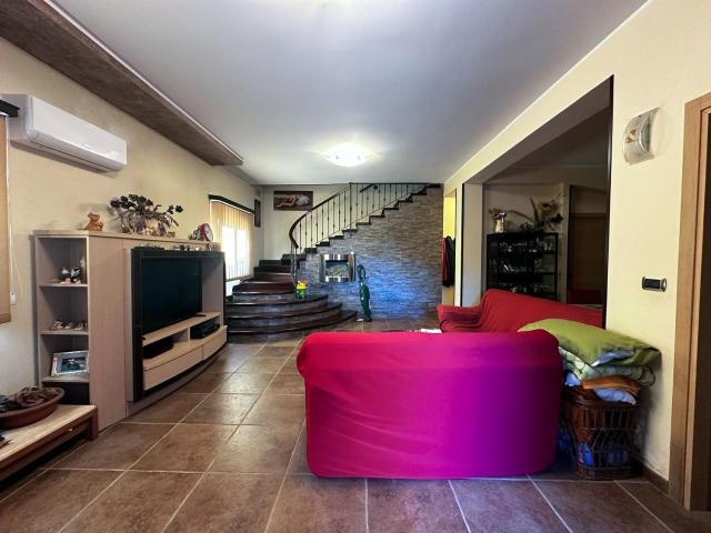 Villa Indipendente in affitto a Villaggio Elios, Siracusa