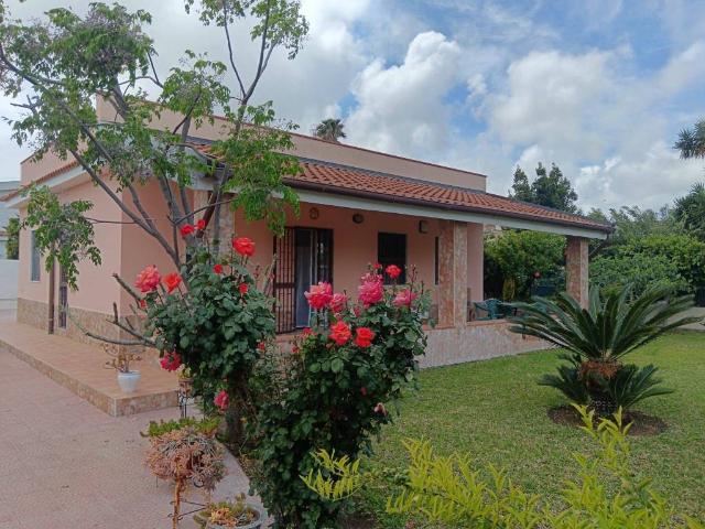 Villa Indipendente in affitto a Arenella, Siracusa