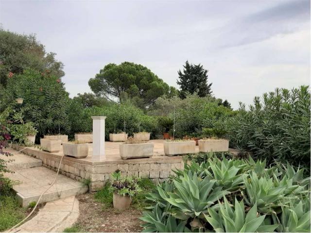 Villa Indipendente in affitto a Belvedere, Siracusa