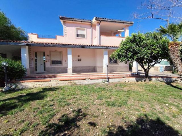 Villa Indipendente in affitto a Arenella, Siracusa