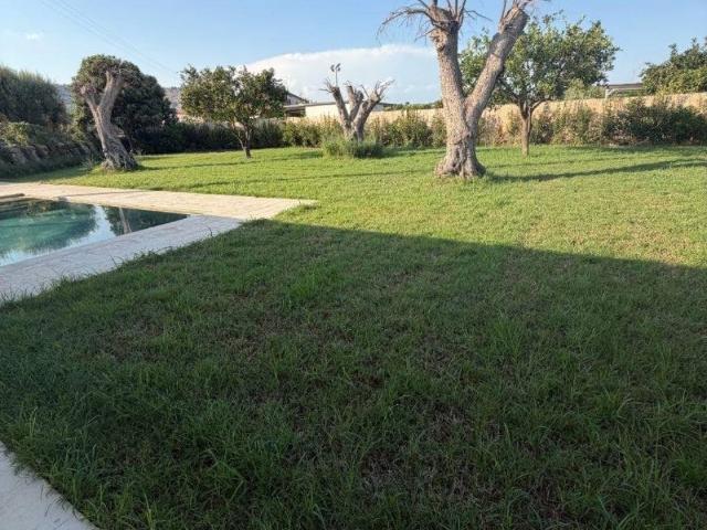 Villa Indipendente in affitto a Belvedere, Siracusa