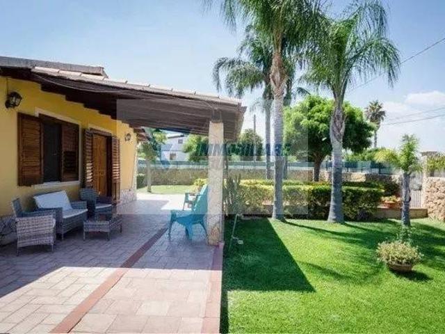 Villa Indipendente in affitto a Arenella, Siracusa