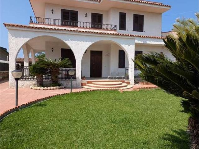 Villa Indipendente in affitto a Milocca, Siracusa