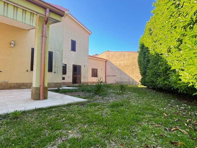 Villa Indipendente in affitto a Canalicchio, Siracusa