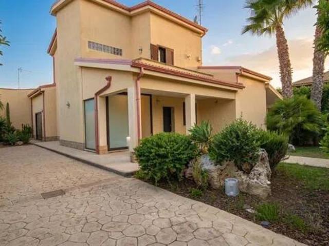 Villa Indipendente in affitto a Epipoli, Siracusa