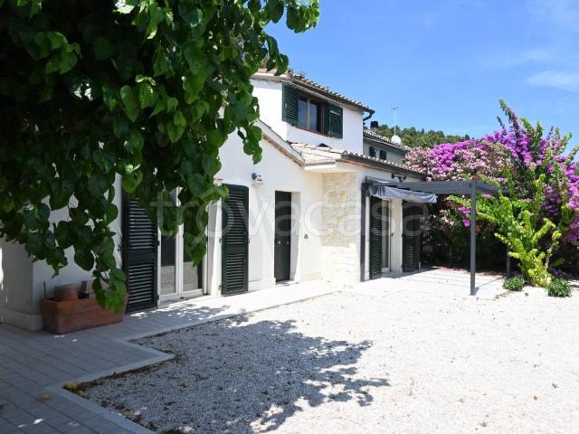 Villa Indipendente in affitto a Marche, Ancona