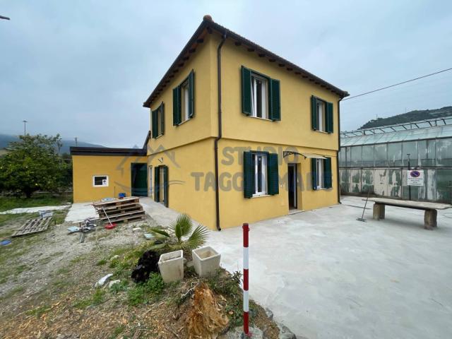 Villa Indipendente in affitto a Taggia, Arma Di Taggia