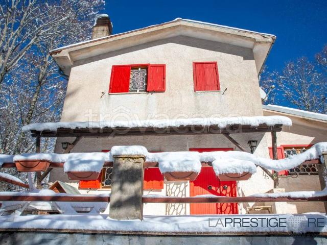 Villa Indipendente in affitto a Marsia, Tagliacozzo